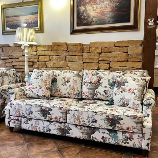 mintas klasszikus kanape egyedi kanape gyartas karpitos butor mediterran provence tengerparti hangulatu elegans polgari nappali szalon ulogarinutra keszlet azonnal bolt lakberendezes.jpg